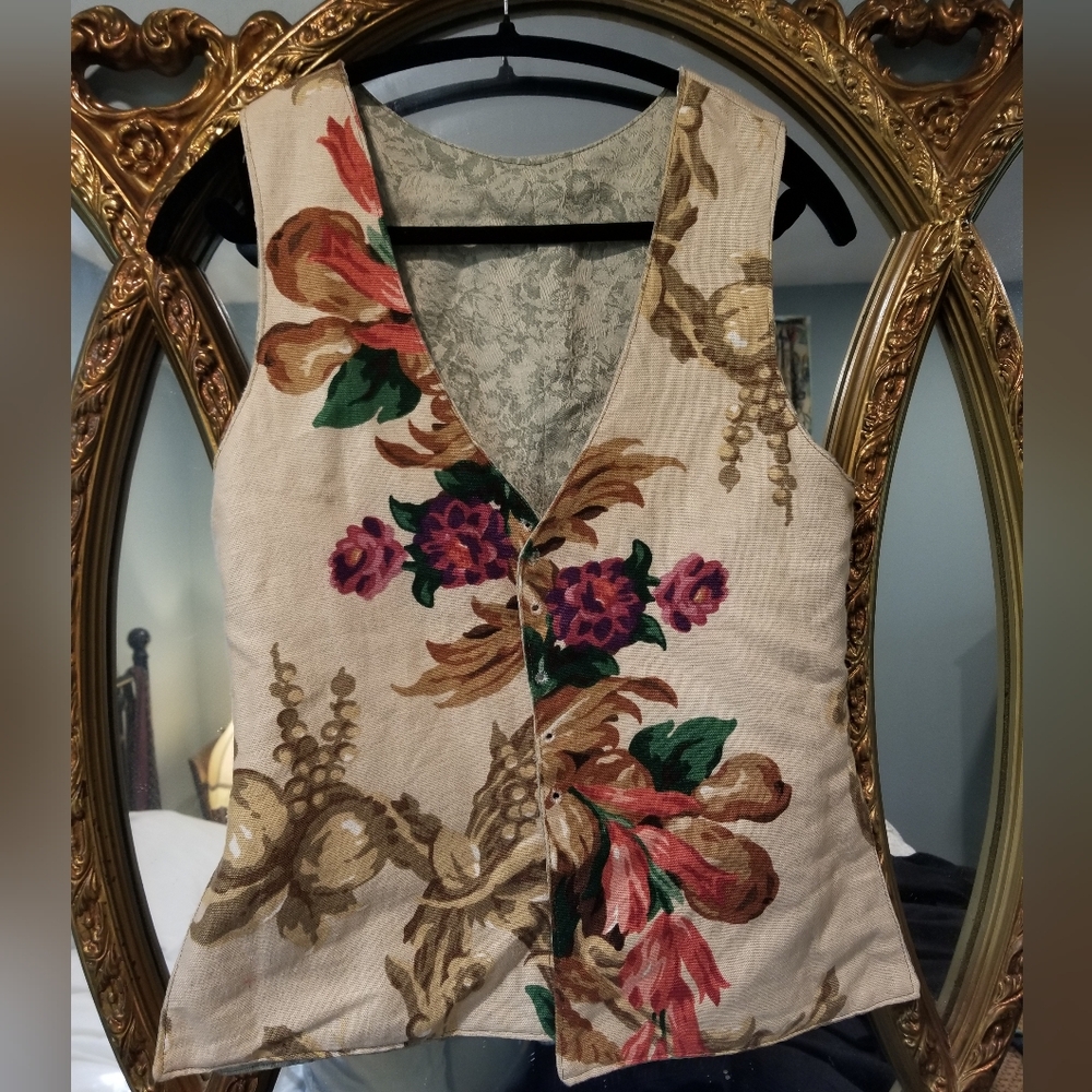 Vintage Cottagecore Reversible Vest - Picture 12 of 14